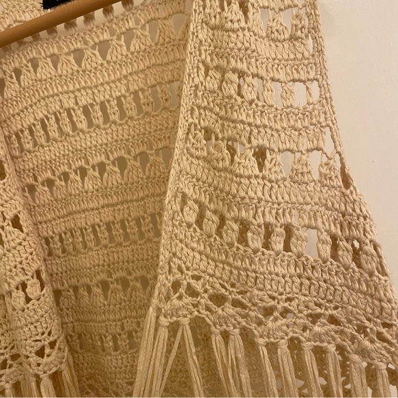Crochet Boho fringe Vest - Picture 4 of 4